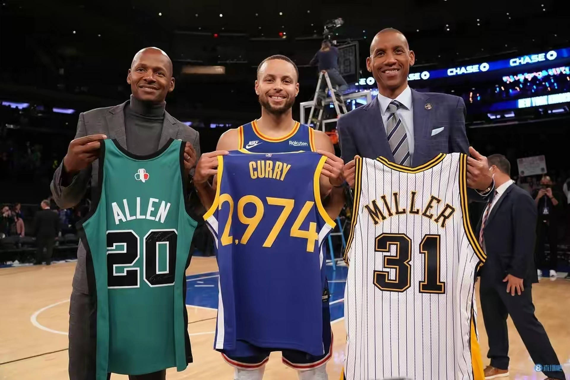 从三巨头到全民公敌！雷阿伦用1记三分，炸穿NBA残酷的兄弟情！