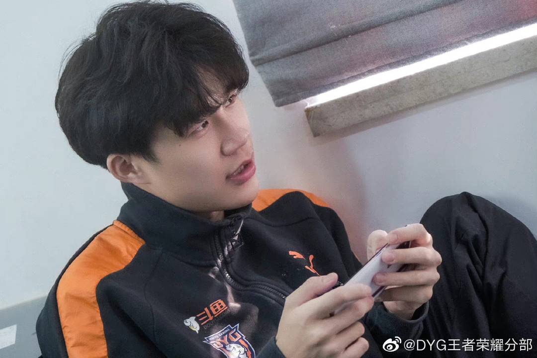博鱼体育app-包含LGD4-2DRG：奔狼撕裂长龙，LGD晋级DRG首次无缘第三轮S组45亮143回复王者荣耀的词条