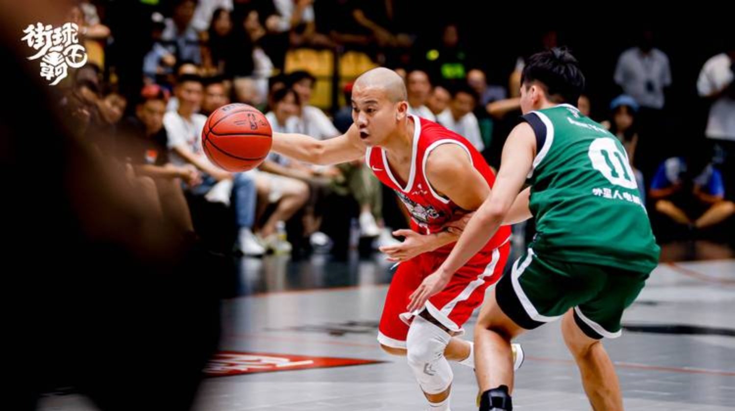 博鱼体育平台-杨瀚森对比NBA和CBA身体对抗：这边比较文明