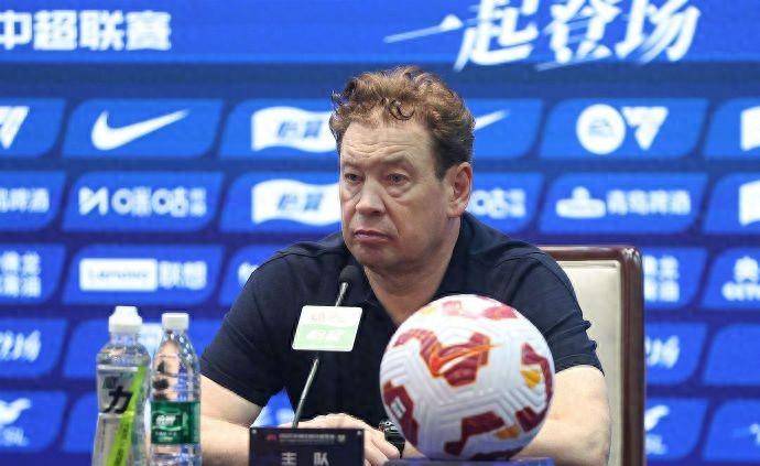 风趣!斯卢茨基回应特谢拉情绪问题:好比30年的老夫妻的简单介绍